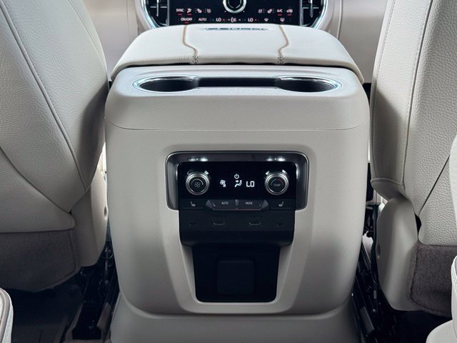 New 2026 GMC Yukon Denali w/ Denali Reserve Package AWD/4WD image 23