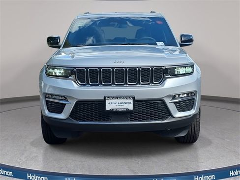 Used 2024 Jeep Grand Cherokee Limited image 3