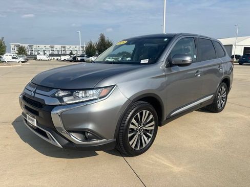 Used 2020 Mitsubishi Outlander SE FWD image 2
