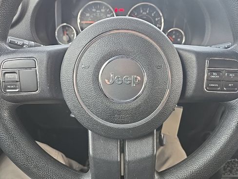 Used 2015 Jeep Wrangler Sport AWD/4WD image 13