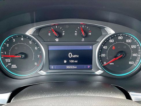 Used 2023 Chevrolet Traverse LT w/ Midnight/Sport Edition image 21