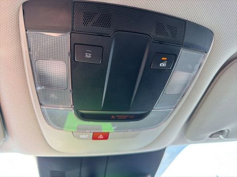Used 2024 Kia Sorento S FWD image 27