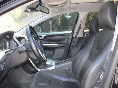 Used 2015 Volvo XC60 T5 Premier image 5