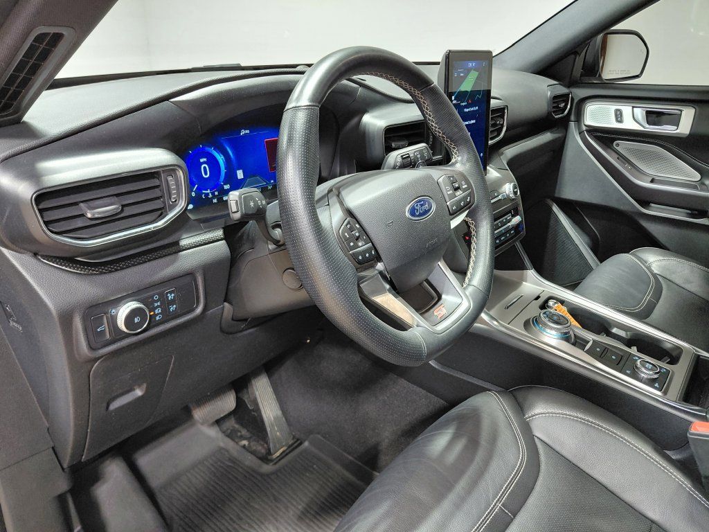 Used 2020 Ford Explorer ST w/ ST Street Pack AWD/4WD image 30
