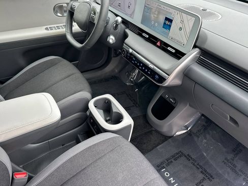 Certified 2024 Hyundai Ioniq 5 SEL RWD image 18