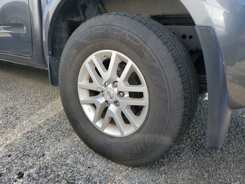 Used 2019 Nissan Frontier SV w/ Value Truck Package RWD image 10