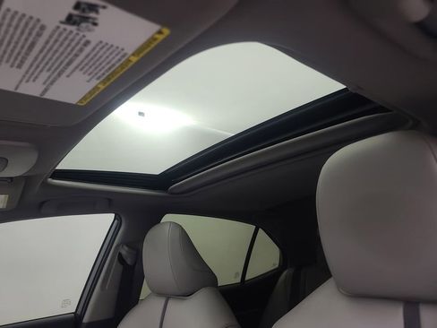 Used 2022 Toyota Camry SE w/ Cold Weather Package image 38