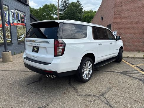 Used 2023 Chevrolet Suburban High Country AWD/4WD image 5