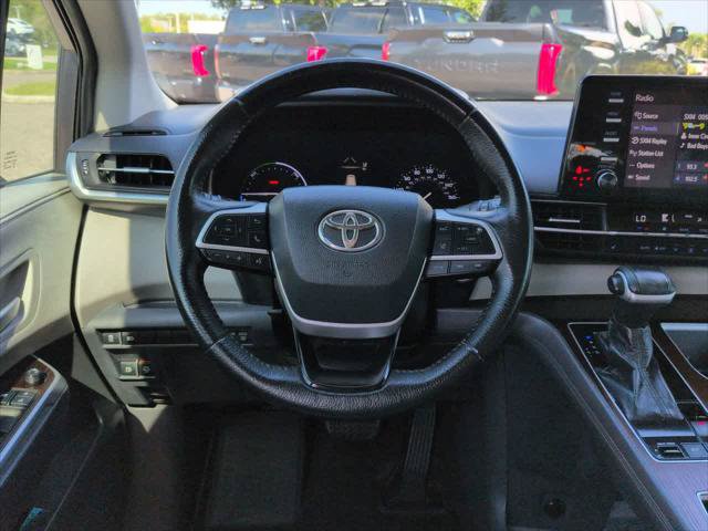 Certified 2021 Toyota Sienna XLE FWD image 16