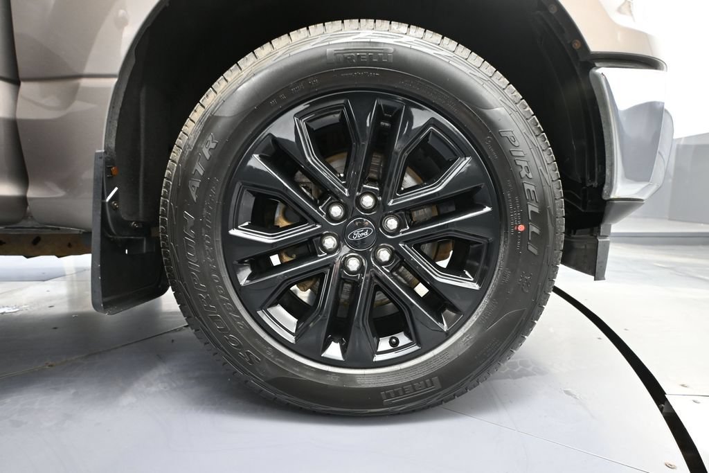 Used 2018 Ford F150 XLT w/ Equipment Group 302A Luxury AWD/4WD image 12
