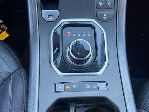 Used 2018 Land Rover Range Rover Evoque SE Premium image 21