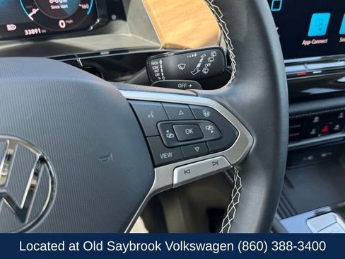 Used 2025 Volkswagen Atlas SE AWD/4WD image 45