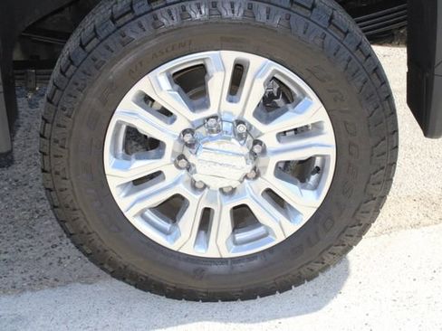 Used 2023 GMC Sierra 3500 Denali w/ Denali Ultimate Package AWD/4WD image 18