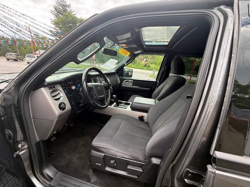 Used 2017 Ford Expedition XLT AWD/4WD image 7