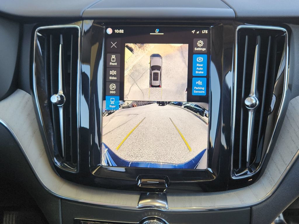 Used 2025 Volvo XC60 B5 Plus AWD/4WD image 9