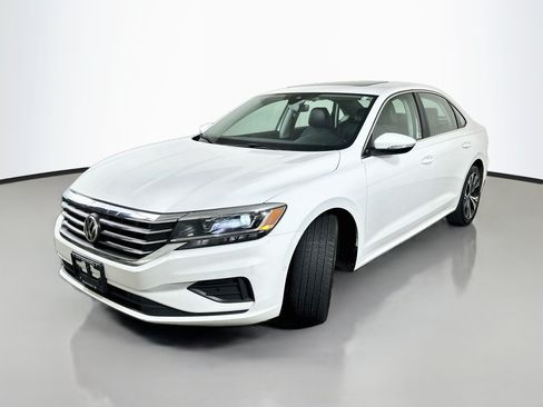 Used 2020 Volkswagen Passat 2.0T SEL FWD image 3