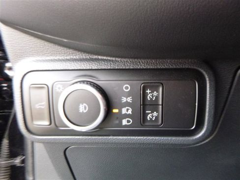 Used 2025 Ford Explorer ST-Line w/ ST-Line Street Pack AWD/4WD image 18