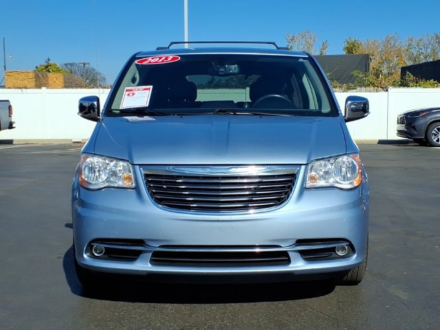 Used 2013 Chrysler Town & Country Touring-L w/ Driver Convenience Group FWD image 2