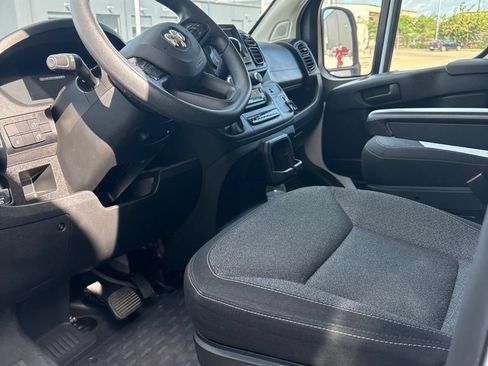 Used 2025 RAM ProMaster 2500 w/ U-Haul Equipment Group FWD image 1