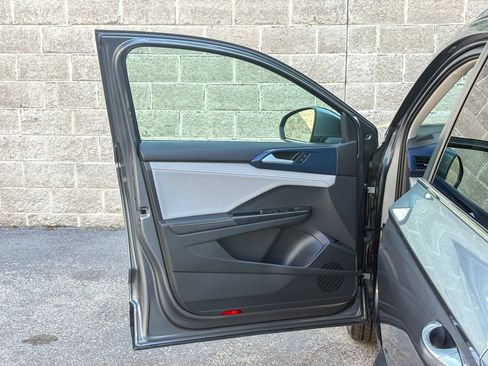 Used 2024 Volkswagen Taos SE FWD image 20