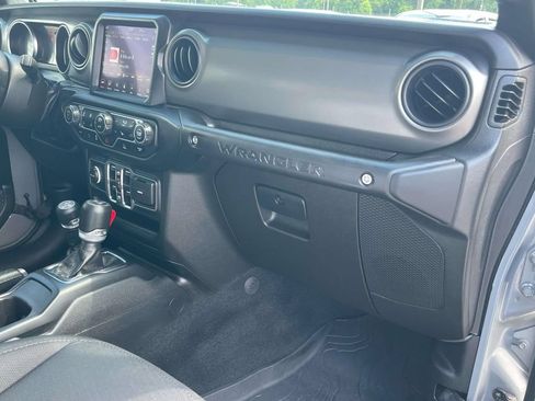 Used 2023 Jeep Wrangler Unlimited w/ Cold Weather Group AWD/4WD image 30
