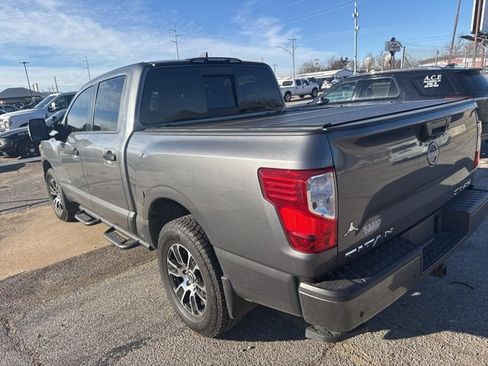 Used 2023 Nissan Titan SV w/ SV Convenience Package image 6