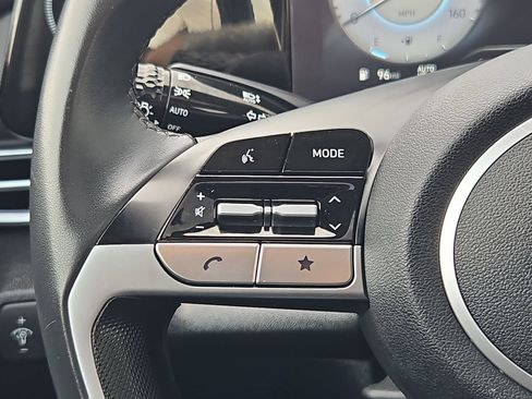 Used 2025 Hyundai Elantra Limited FWD image 19