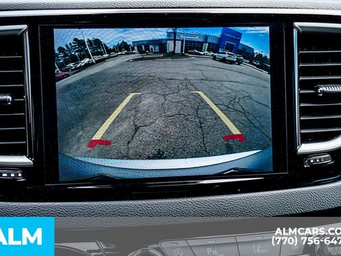 Used 2024 Chrysler Pacifica Touring-L FWD image 39