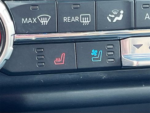 Used 2022 Ford F150 Lariat image 20