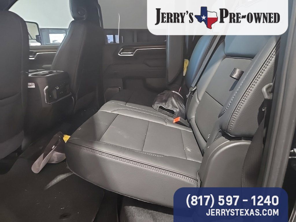 Used 2025 GMC Sierra 3500 Denali w/ Denali Reserve Package AWD/4WD image 11