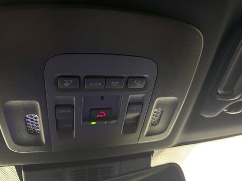 Used 2025 Toyota Camry SE w/ Multimedia Upgrade Package image 37