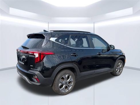 Used 2024 Kia Seltos S AWD/4WD image 5