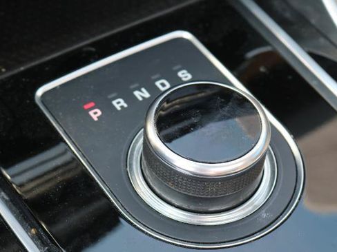 Used 2018 Jaguar XE Prestige RWD image 13
