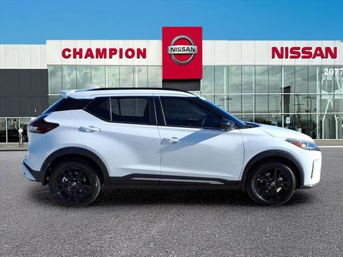 Used 2024 Nissan Kicks SR w/ SR Premium Package image 8