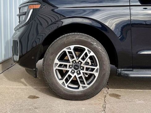 Certified 2025 Ford Expedition Active AWD/4WD image 38