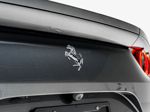 Used 2019 Ferrari 812 Superfast RWD image 27