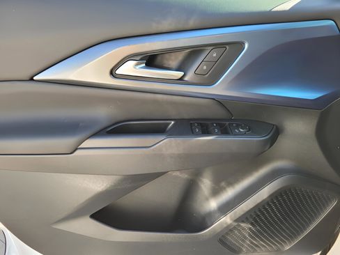 New 2026 Chevrolet Equinox EV LT image 24