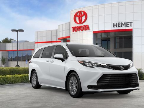 New 2026 Toyota Sienna LE image 17