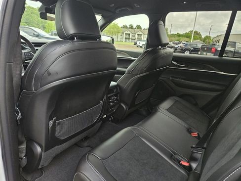 New 2026 Jeep Grand Cherokee Altitude RWD image 33