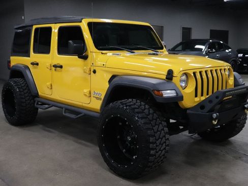 Used 2019 Jeep Wrangler Unlimited Sport S AWD/4WD image 7