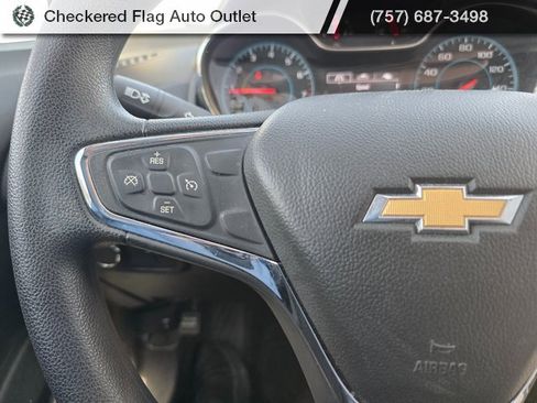 Used 2018 Chevrolet Cruze LT w/ Convenience Package image 13