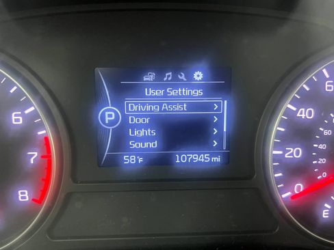 Used 2018 Kia Optima LX w/ 17" Alloy Wheels Package FWD image 17