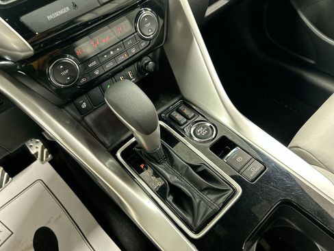 Used 2023 Mitsubishi Eclipse Cross SEL image 18