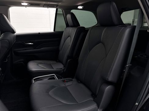 Used 2024 Toyota Grand Highlander AWD image 34