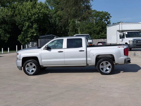 Used 2018 Chevrolet Silverado 1500 Custom w/ Custom Value Package AWD/4WD image 3