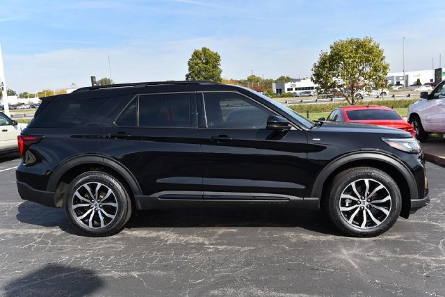 Used 2026 Ford Explorer ST-Line AWD/4WD image 5