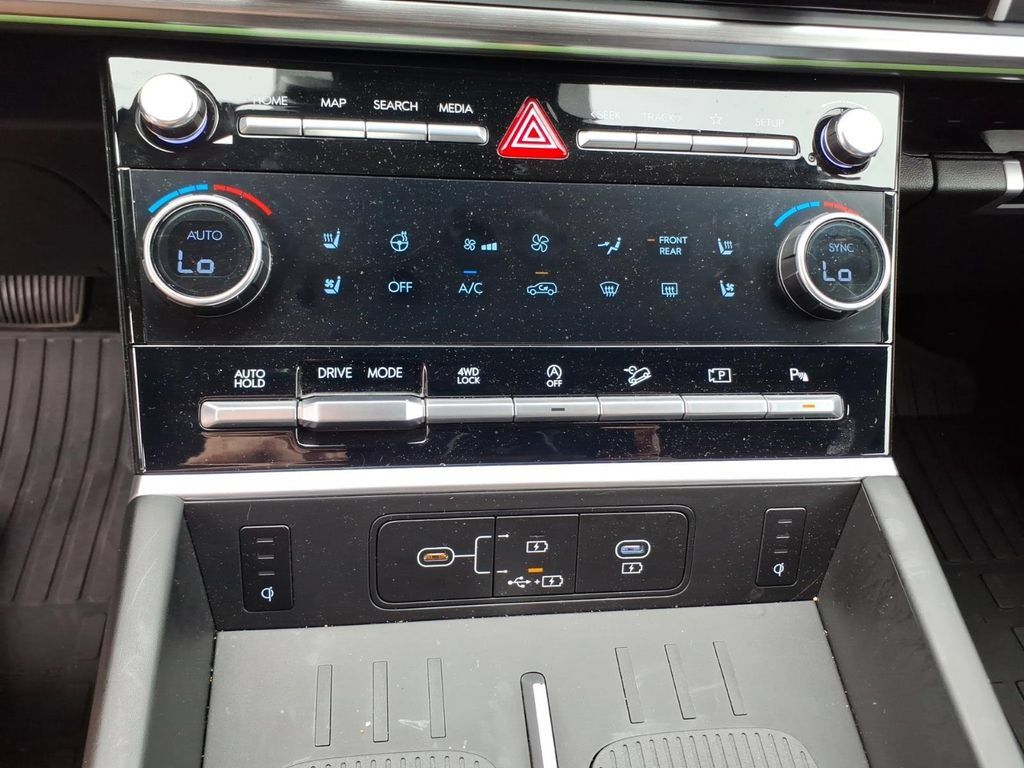 Certified 2026 Hyundai Santa Fe Limited AWD/4WD image 22