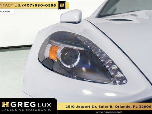Used 2017 Aston Martin Vanquish S image 22