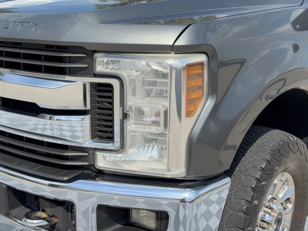 Used 2019 Ford F250 XLT w/ XLT Premium Package AWD/4WD image 12