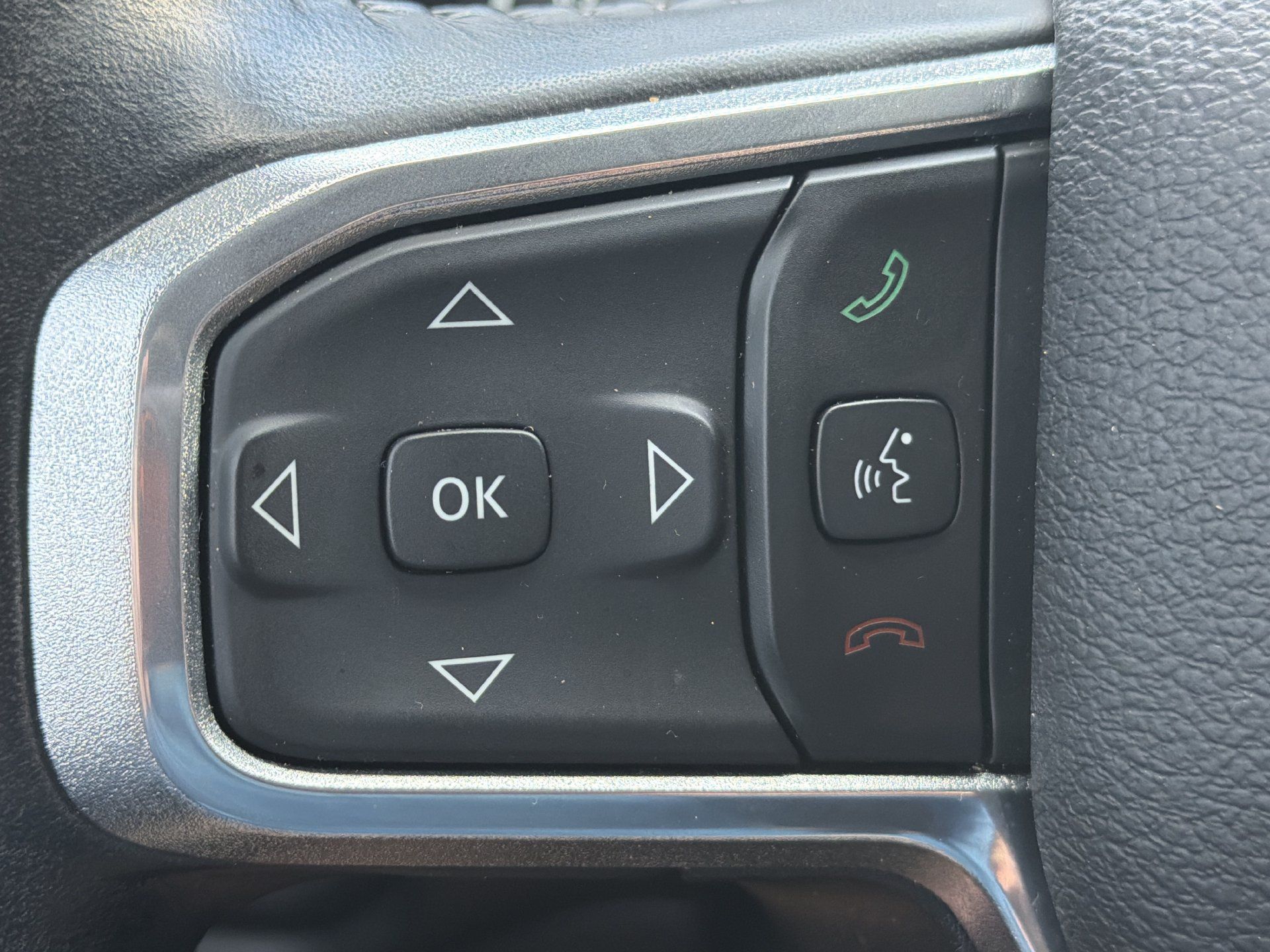 Used 2023 RAM 1500 Laramie AWD/4WD image 29